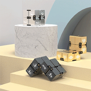 Pattern-printed Rivet Knot Folding Cube